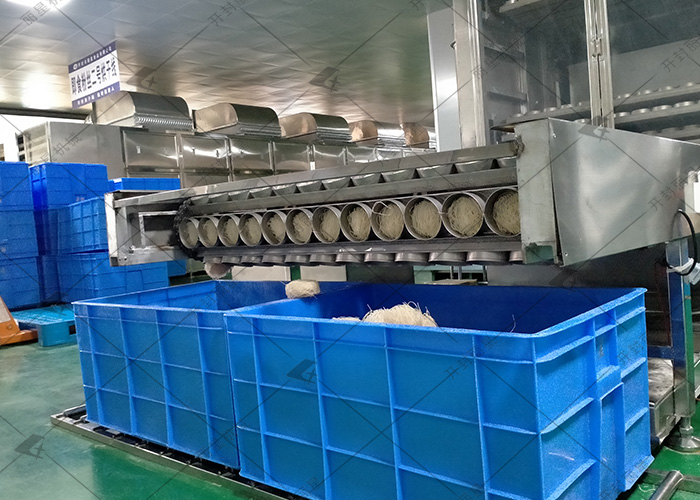 為什么專業(yè)酸辣粉加工廠都愿意用全自動即食粉絲生產(chǎn)線設(shè)備？